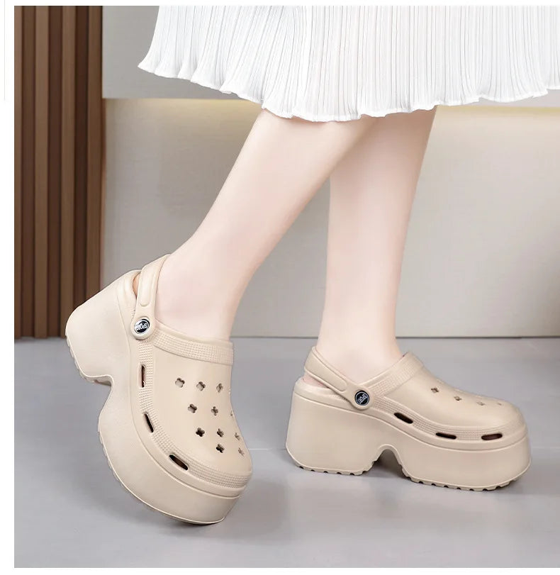 Sandalias de mujer de 9CM de espesor, novedad de 2023, zapatillas de verano, tacón alto, suela suave, zapatos para jardín y playa, zapatos impermeables con agujeros para mujer