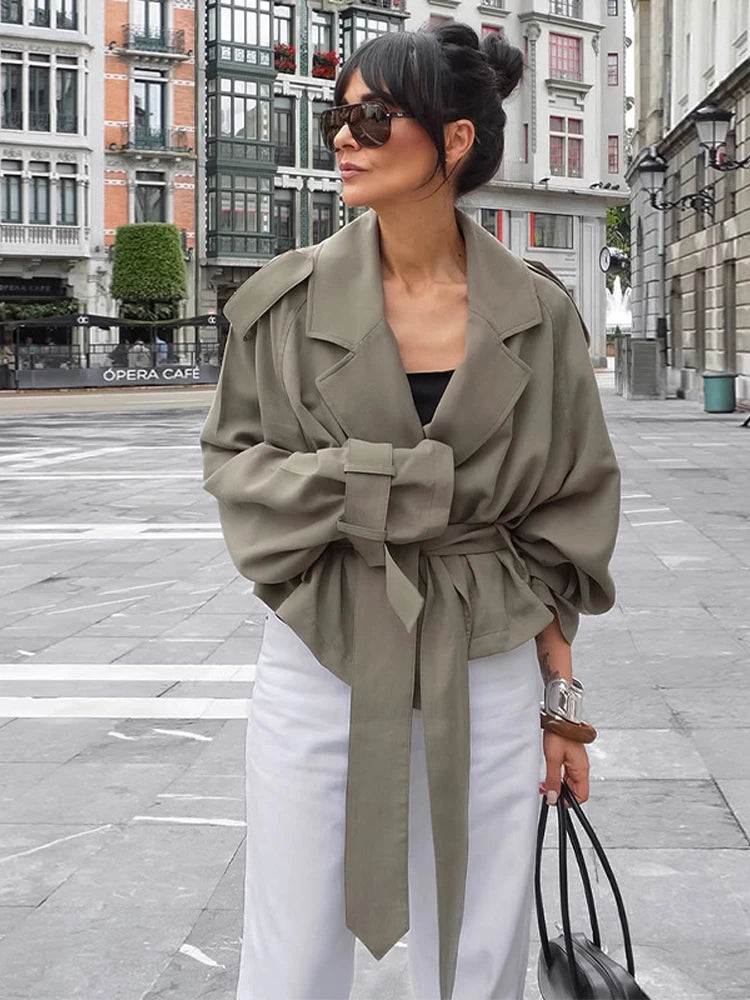 Gabardina lisa con cordones y solapa para mujer, abrigo corto holgado a la moda con mangas largas y hombros anchos, prendas de vestir para ir al trabajo de otoño 2025