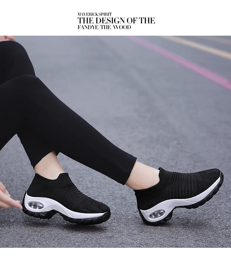 Zapatillas de deporte para mujer, moda de verano, zapatos deportivos informales negros, malla transpirable, ligero, cojín de aire, calzado antideslizante para correr
