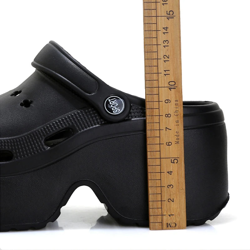 Sandalias de mujer de 9CM de espesor, novedad de 2023, zapatillas de verano, tacón alto, suela suave, zapatos para jardín y playa, zapatos impermeables con agujeros para mujer