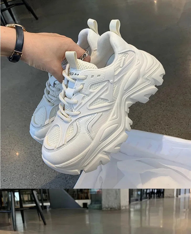 Nuevos zapatos deportivos de plataforma a la moda para mujer, zapatillas gruesas informales negras de verano 20224, zapatos de plataforma de cuero de malla para mujer