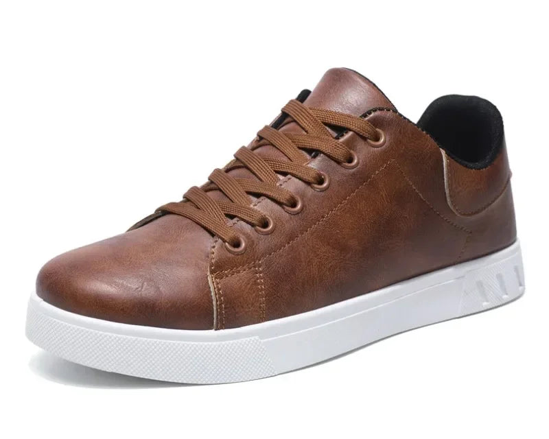 Zapatos informales Mocasines Zapatillas de deporte de cuero británico Zapatos planos Zapatos clásicos de cuero para hombres Primavera Verano Nuevos mocasines de diseñador de moda