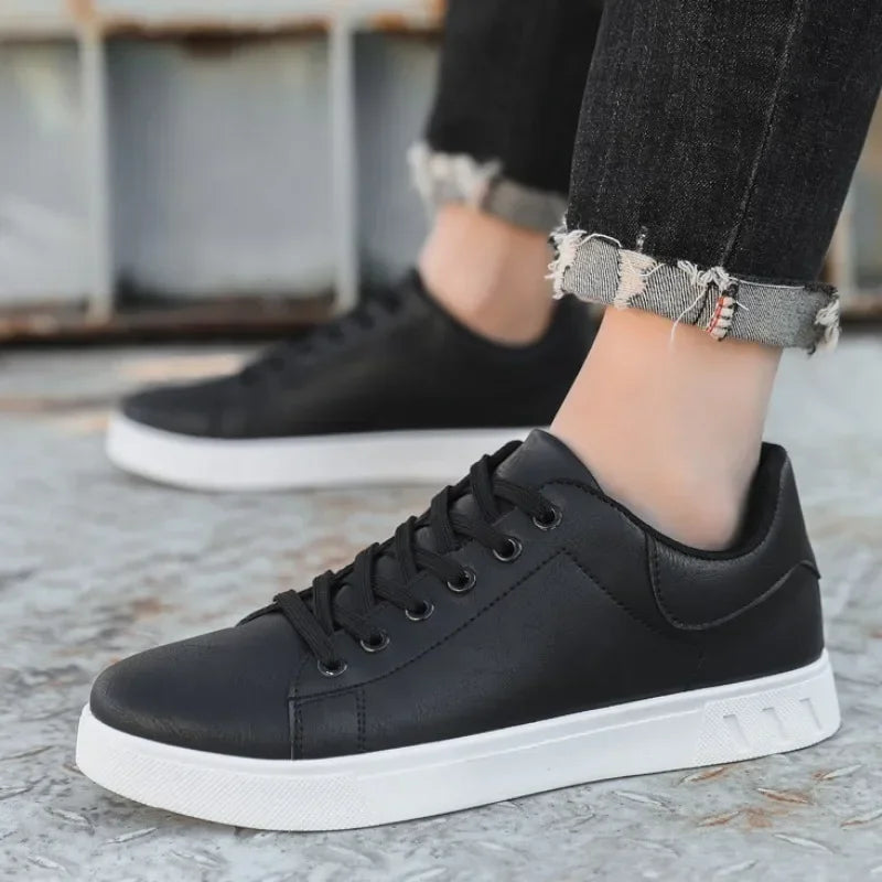 Zapatos informales Mocasines Zapatillas de deporte de cuero británico Zapatos planos Zapatos clásicos de cuero para hombres Primavera Verano Nuevos mocasines de diseñador de moda