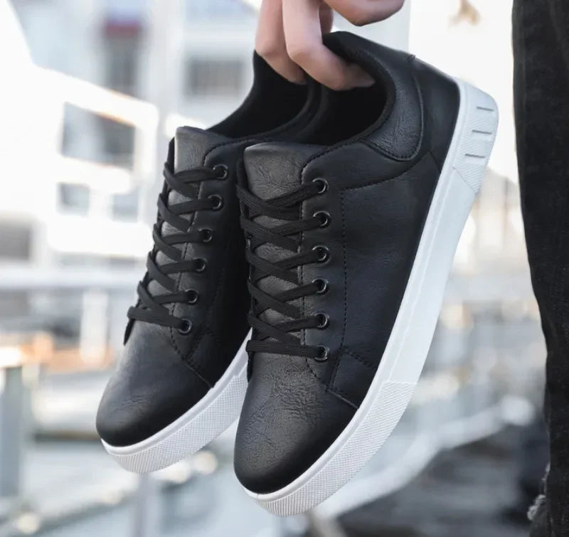 Zapatos informales Mocasines Zapatillas de deporte de cuero británico Zapatos planos Zapatos clásicos de cuero para hombres Primavera Verano Nuevos mocasines de diseñador de moda