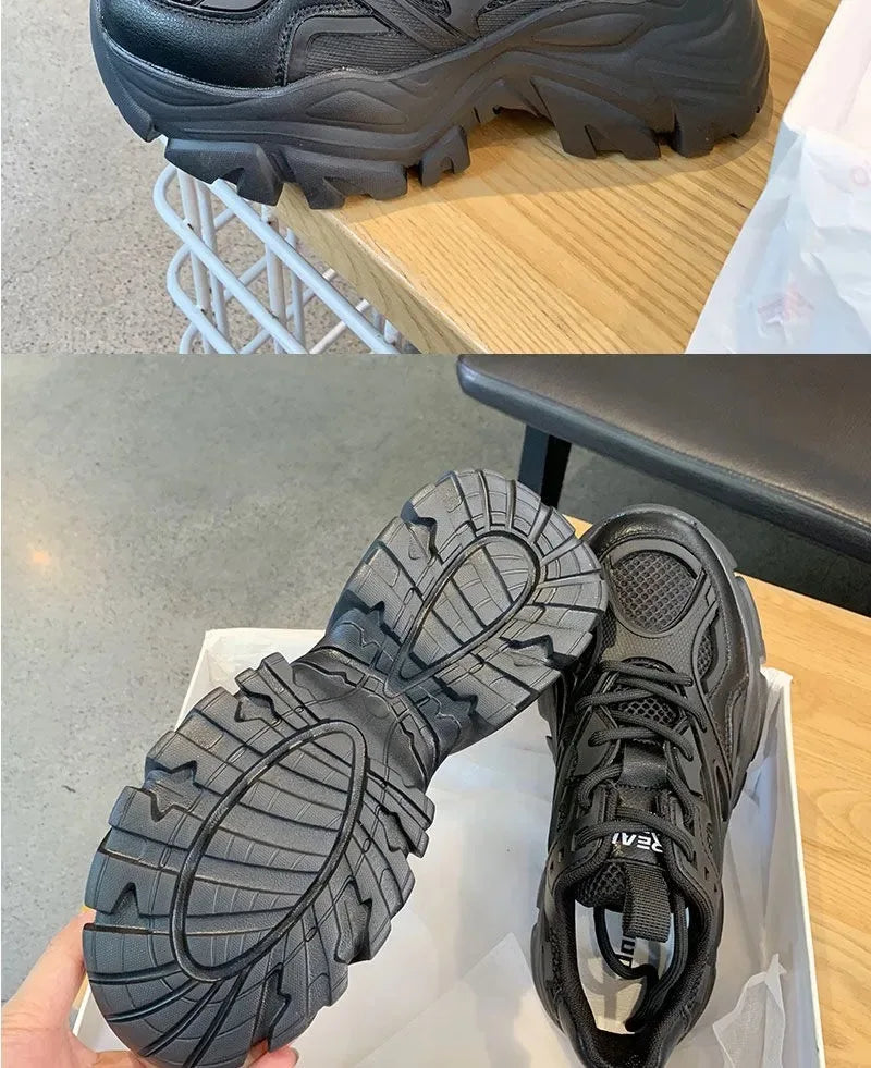 Nuevos zapatos deportivos de plataforma a la moda para mujer, zapatillas gruesas informales negras de verano 20224, zapatos de plataforma de cuero de malla para mujer