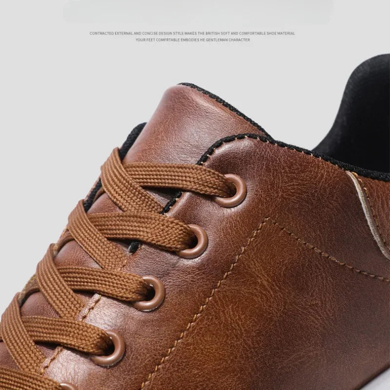 Zapatos informales Mocasines Zapatillas de deporte de cuero británico Zapatos planos Zapatos clásicos de cuero para hombres Primavera Verano Nuevos mocasines de diseñador de moda