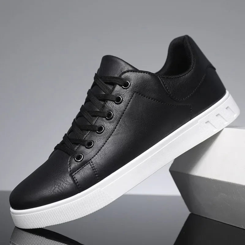 Zapatos informales Mocasines Zapatillas de deporte de cuero británico Zapatos planos Zapatos clásicos de cuero para hombres Primavera Verano Nuevos mocasines de diseñador de moda