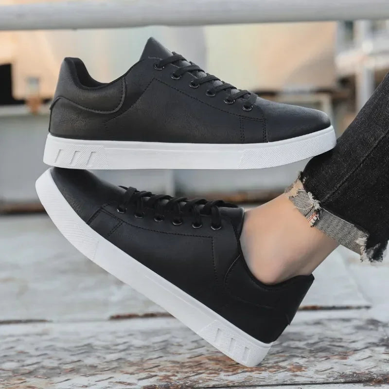 Zapatos informales Mocasines Zapatillas de deporte de cuero británico Zapatos planos Zapatos clásicos de cuero para hombres Primavera Verano Nuevos mocasines de diseñador de moda