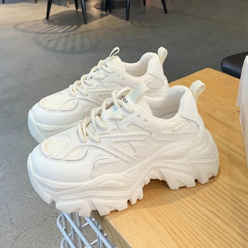 Nuevos zapatos deportivos de plataforma a la moda para mujer, zapatillas gruesas informales negras de verano 20224, zapatos de plataforma de cuero de malla para mujer