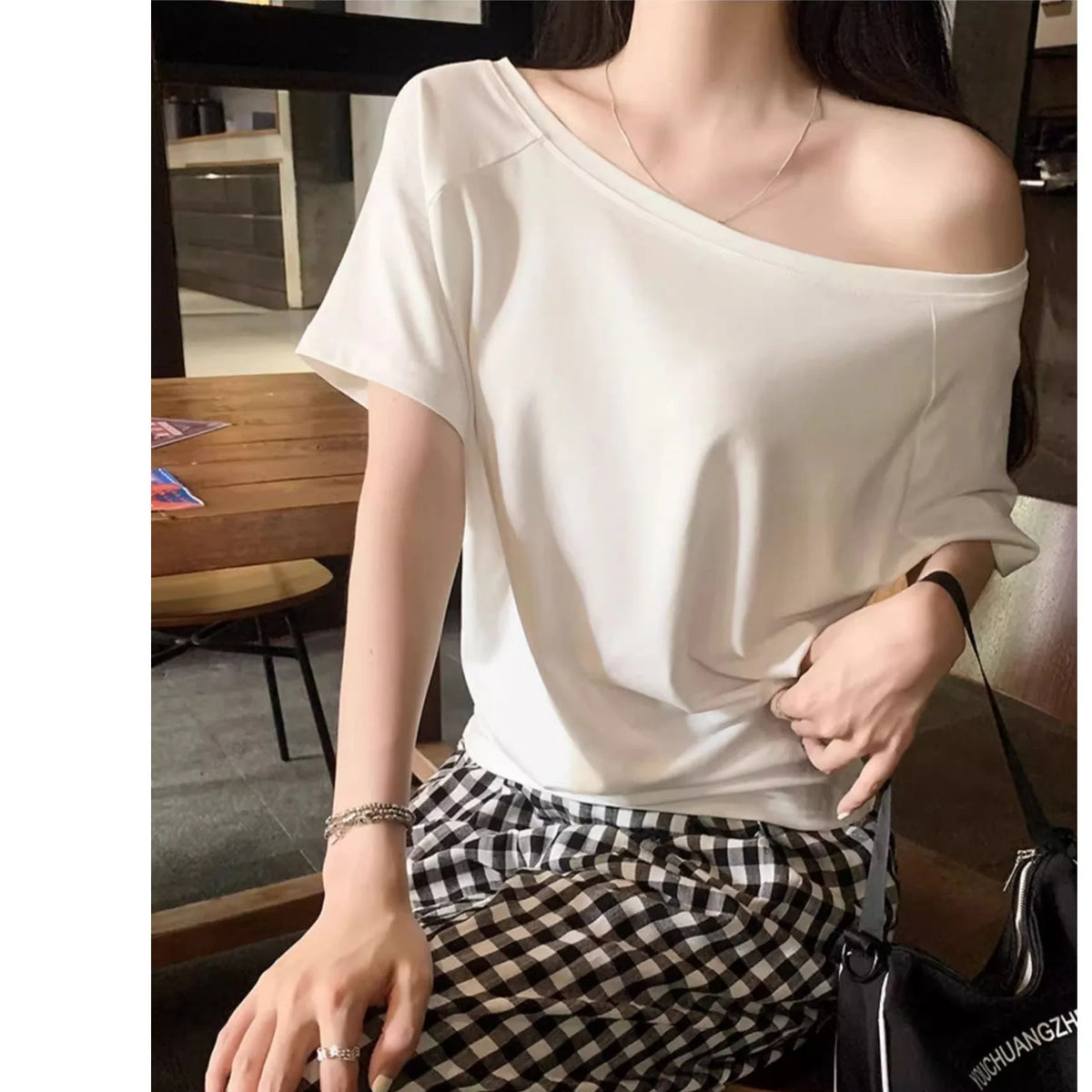Otoño Invierno un hombro algodón manga larga hombro inclinado ropa de mujer estilo Interior ancho trufa hombro Base camisa