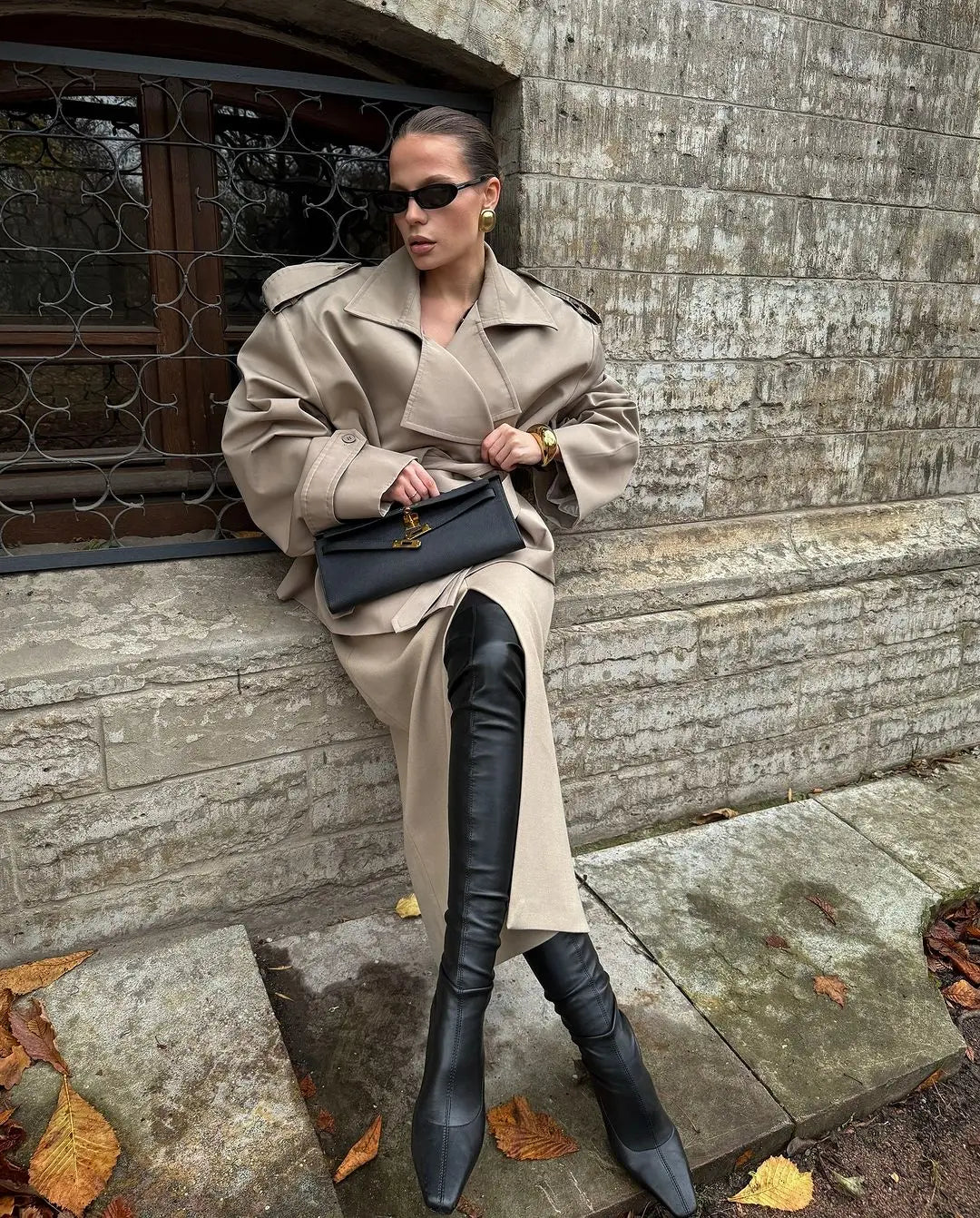 Gabardina lisa con cordones y solapa para mujer, abrigo corto holgado a la moda con mangas largas y hombros anchos, prendas de vestir para ir al trabajo de otoño 2025