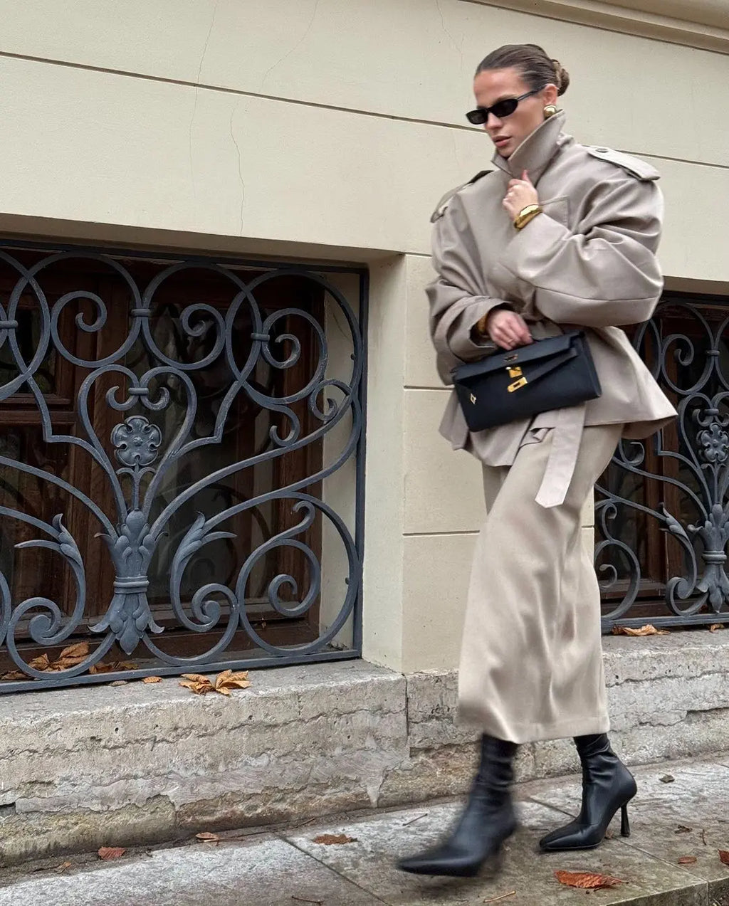 Gabardina lisa con cordones y solapa para mujer, abrigo corto holgado a la moda con mangas largas y hombros anchos, prendas de vestir para ir al trabajo de otoño 2025