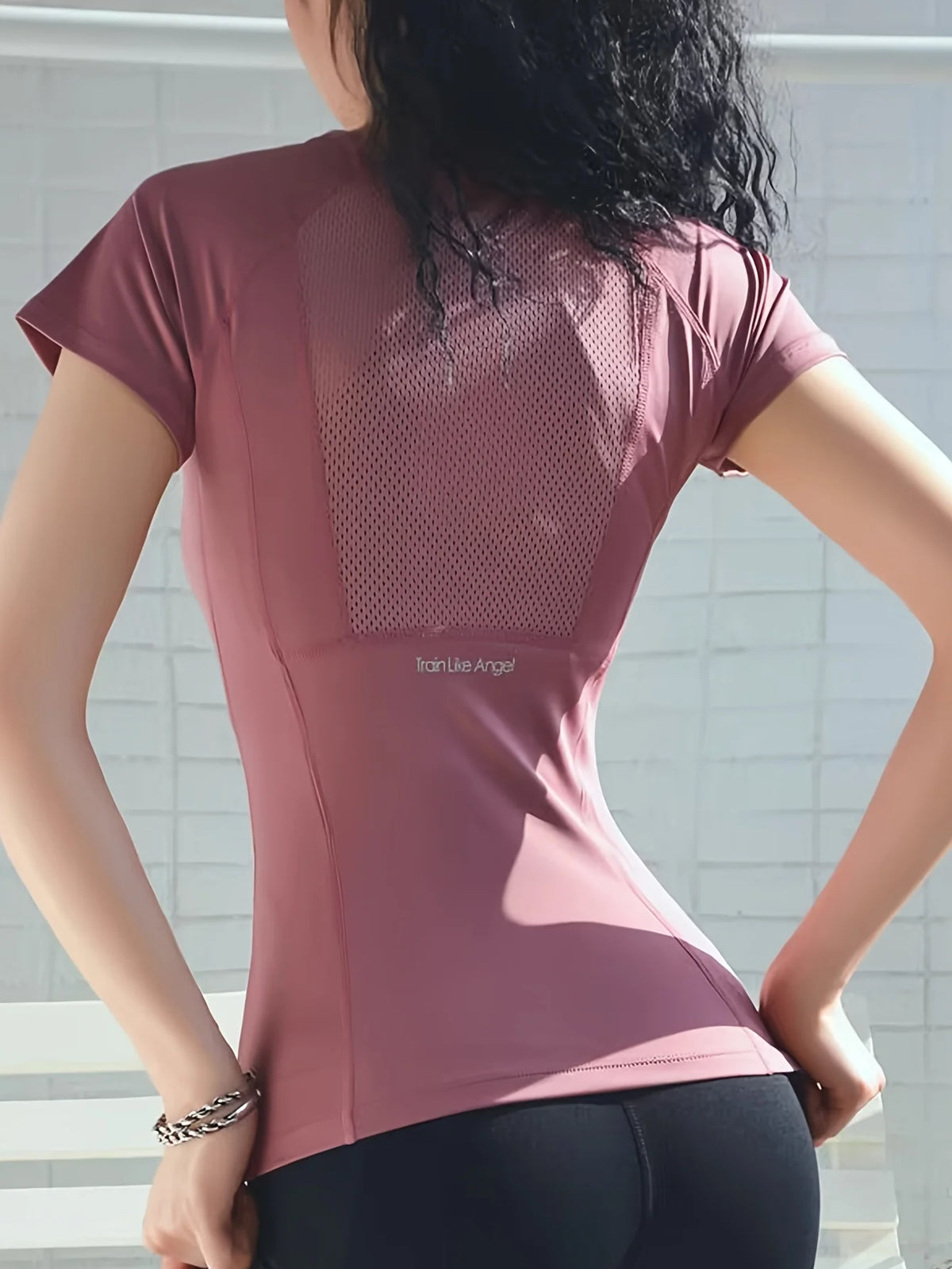 Camiseta deportiva para mujer, transpirable, sexy, belleza, espalda, ropa deportiva, secado rápido, entrenamiento para correr, top de yoga de manga corta