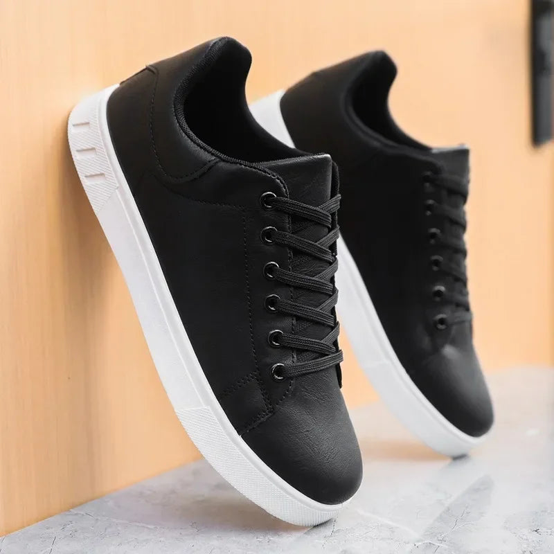 Zapatos informales Mocasines Zapatillas de deporte de cuero británico Zapatos planos Zapatos clásicos de cuero para hombres Primavera Verano Nuevos mocasines de diseñador de moda